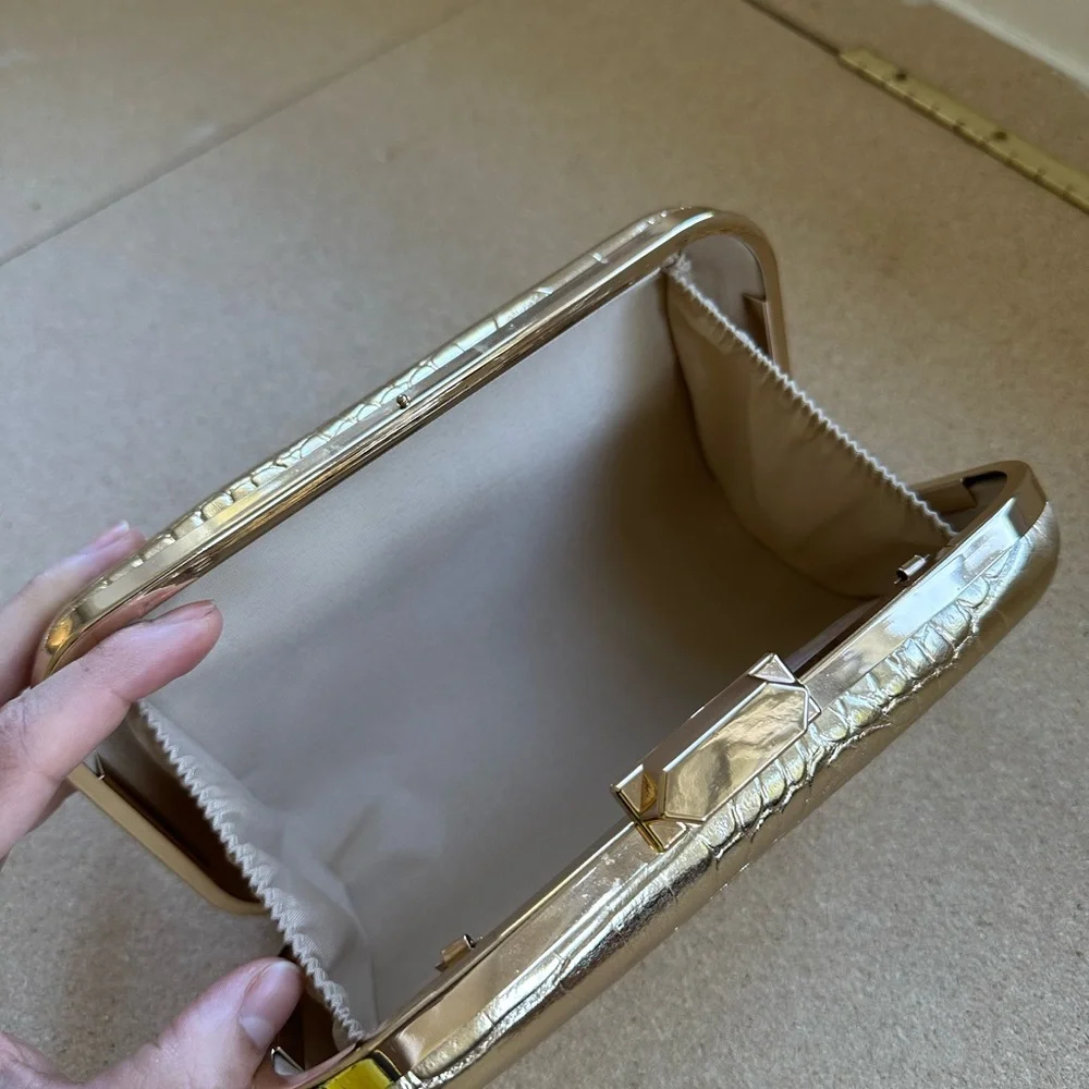 ‼️lower price‼️Gold clutch - Picture 5 of 7